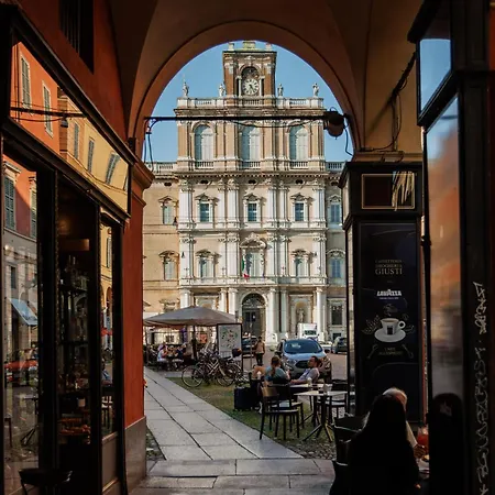 Accanto A Osteria Francescana - Terrazzo - Car Pass Modena