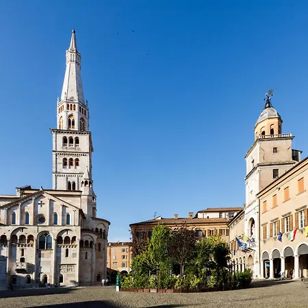 Accanto A Osteria Francescana - Terrazzo - Car Pass Modena